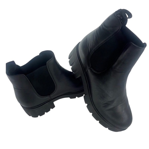 Cushionaire Chelsea Boots Memory Foam Lug‎ Sole Ankle Booties Black Size 9 - Picture 1 of 4